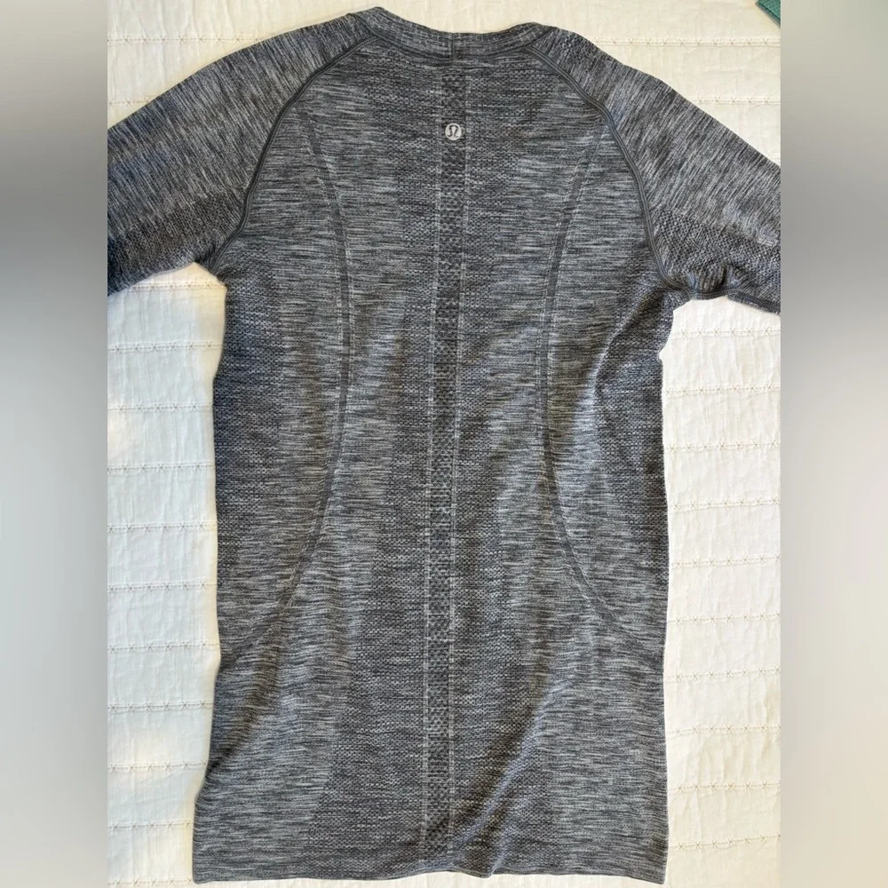 Lululemon Gray Swiftly - Picture 3 of 4